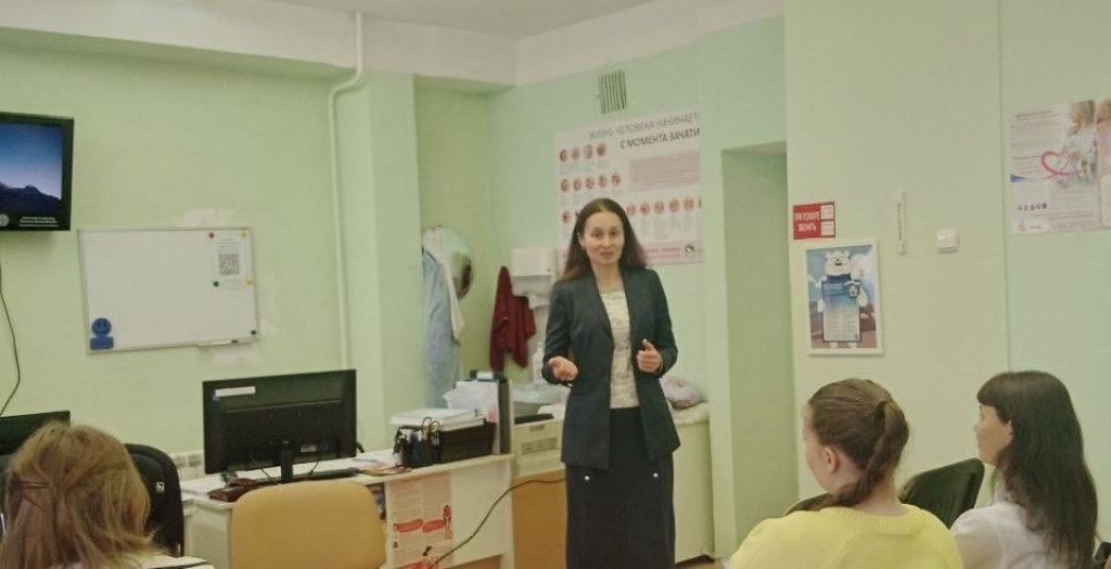 С заботой о материнстве: поздравления в Красноярском роддоме