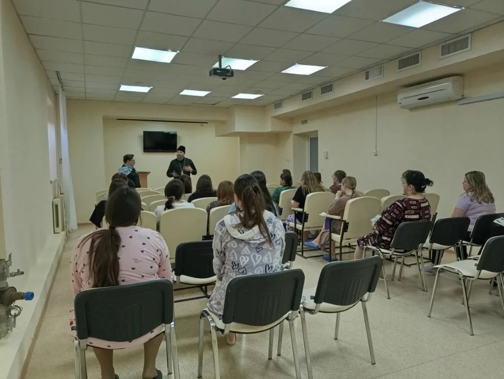 Поддержка, вдохновение и полезные мелочи для будущих мам (ЛНР)