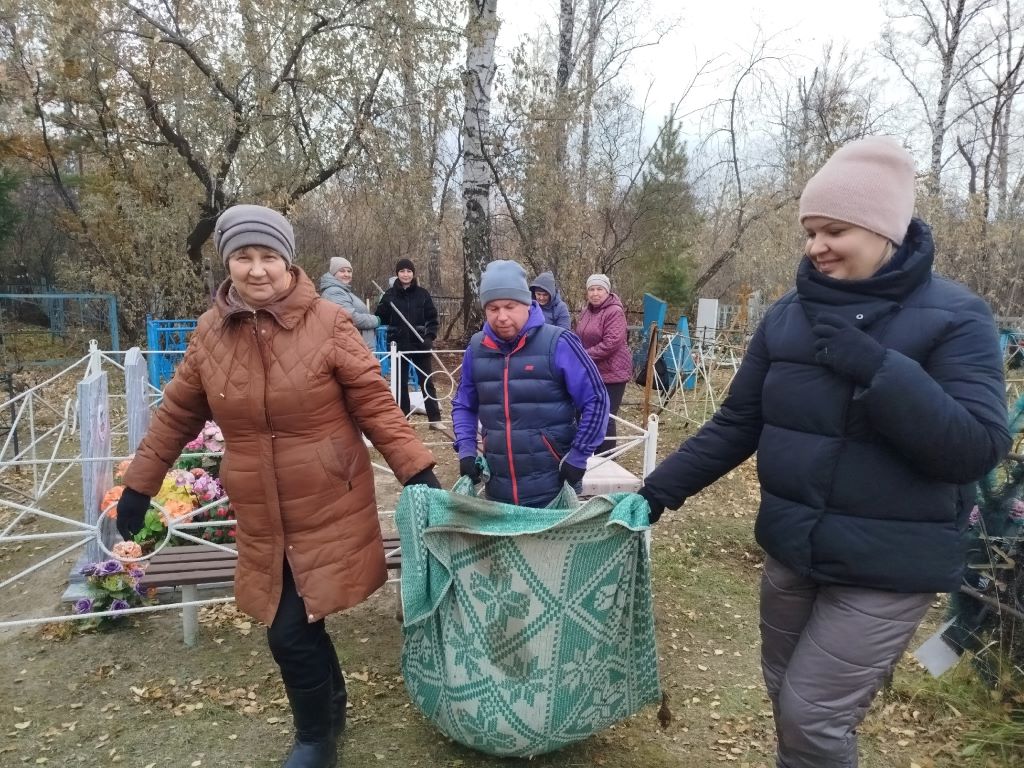 Субботник с душой в Тагильском (Курганская область)