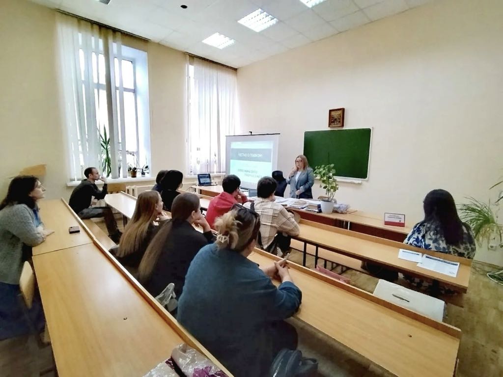 Будущие теологи обсудили вопросы чистоты речи (Курская область)